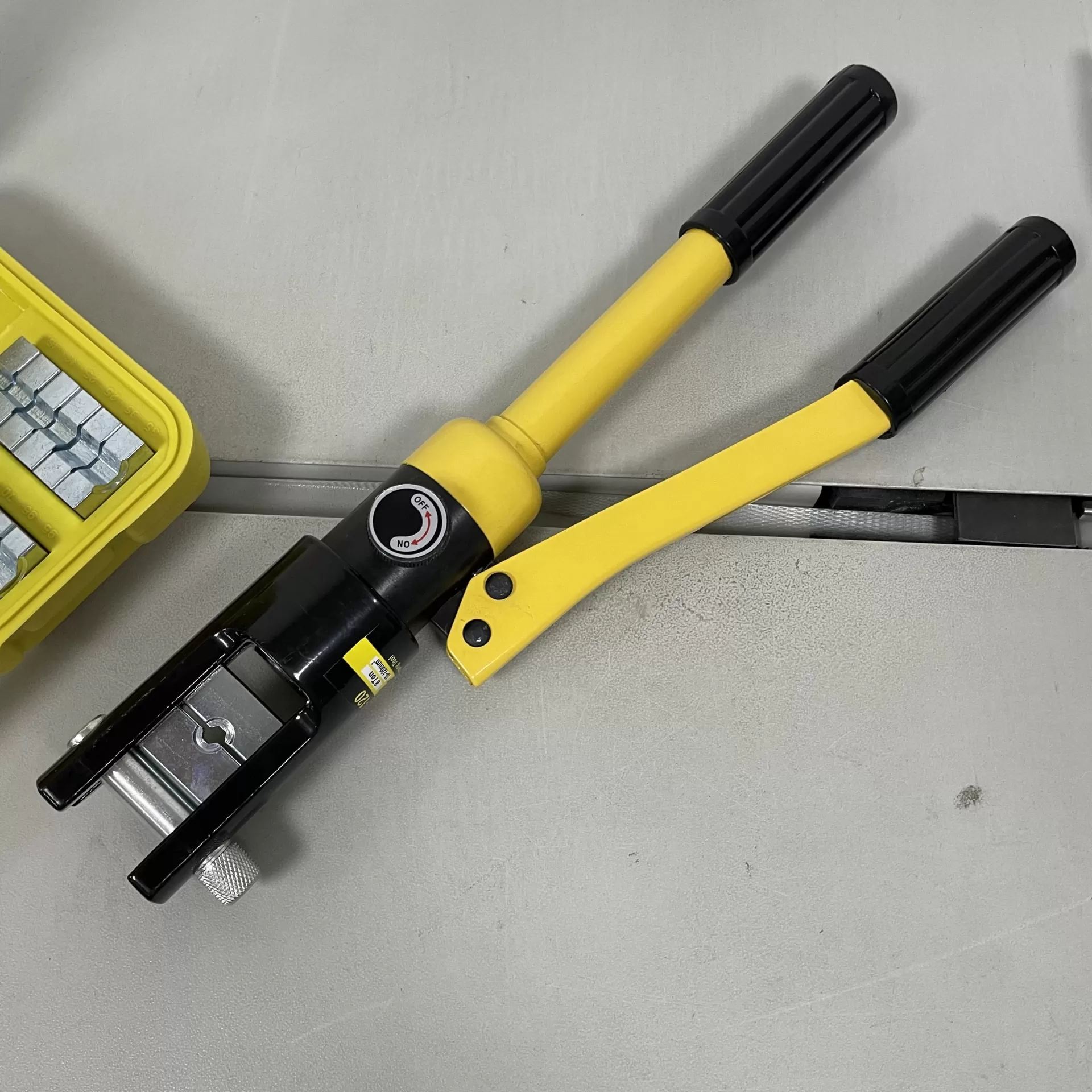 Kìm ép cos thủy lực YQK-120