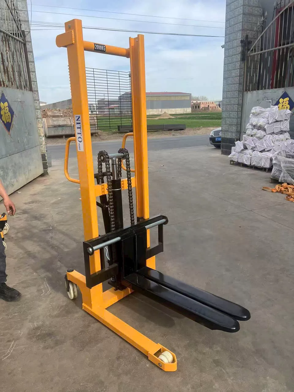 Xe nâng tay cao càng H 1Tx1.6m