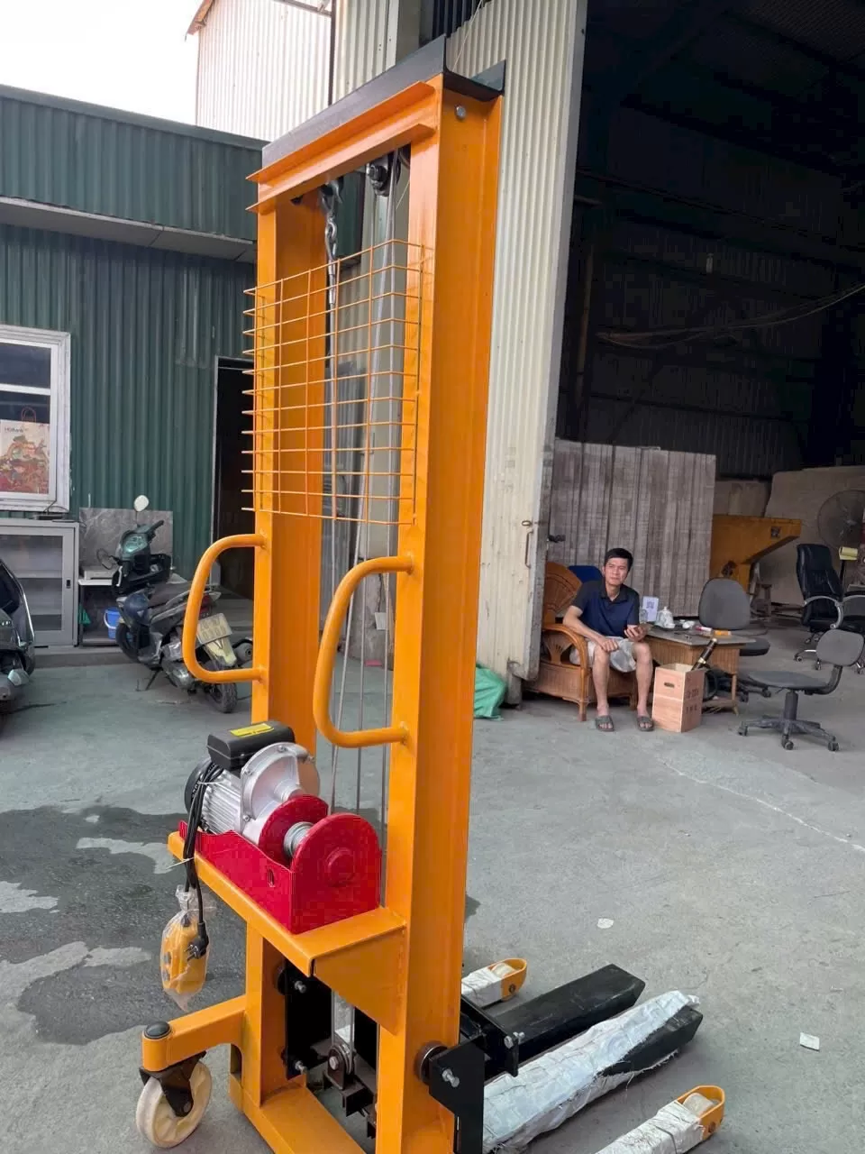 Xe nâng tay cao càng H 3Tx1.6m