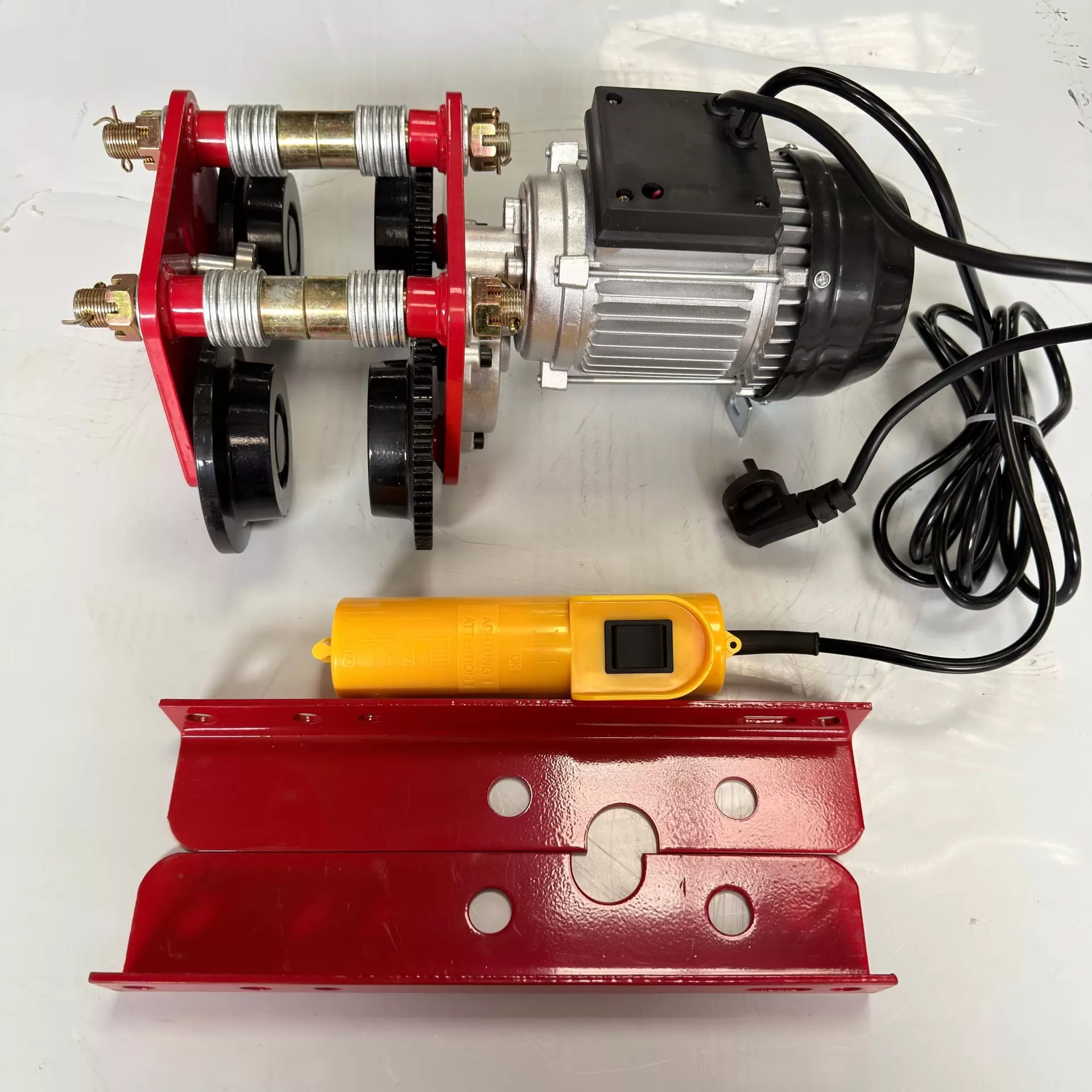 Con chạy điện mini tải 1 tấn