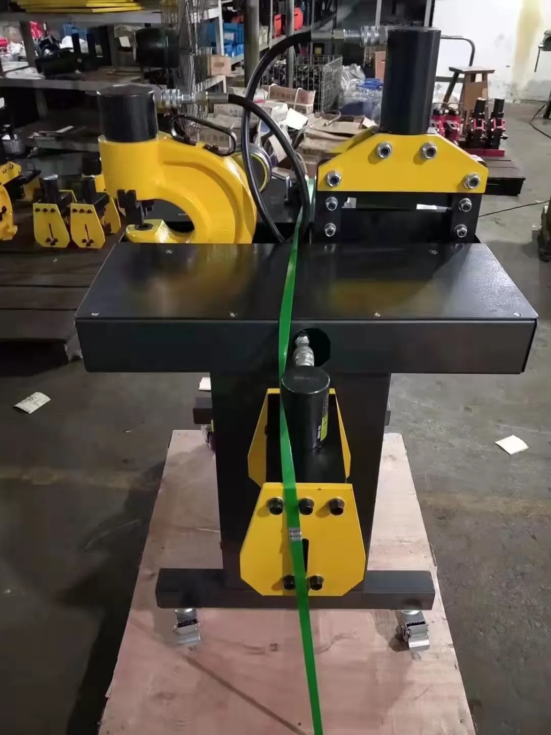 Máy gia công thanh đồng cái CHY-12 chất lượng vượt trội