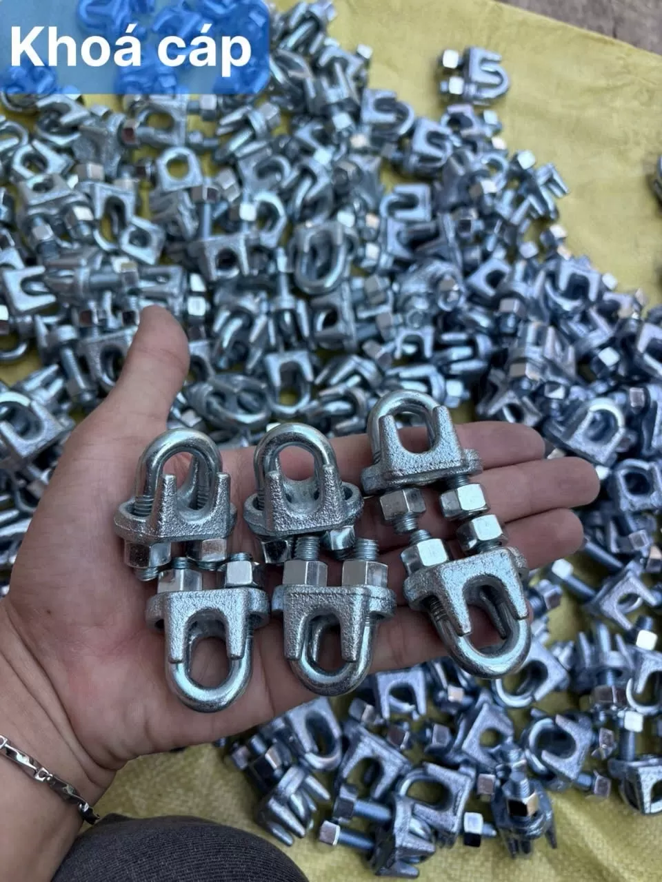 Khóa cáp M22