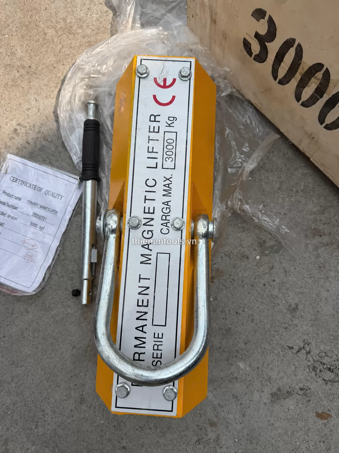 Nam châm nâng hàng tay gạt 200kg PML-200