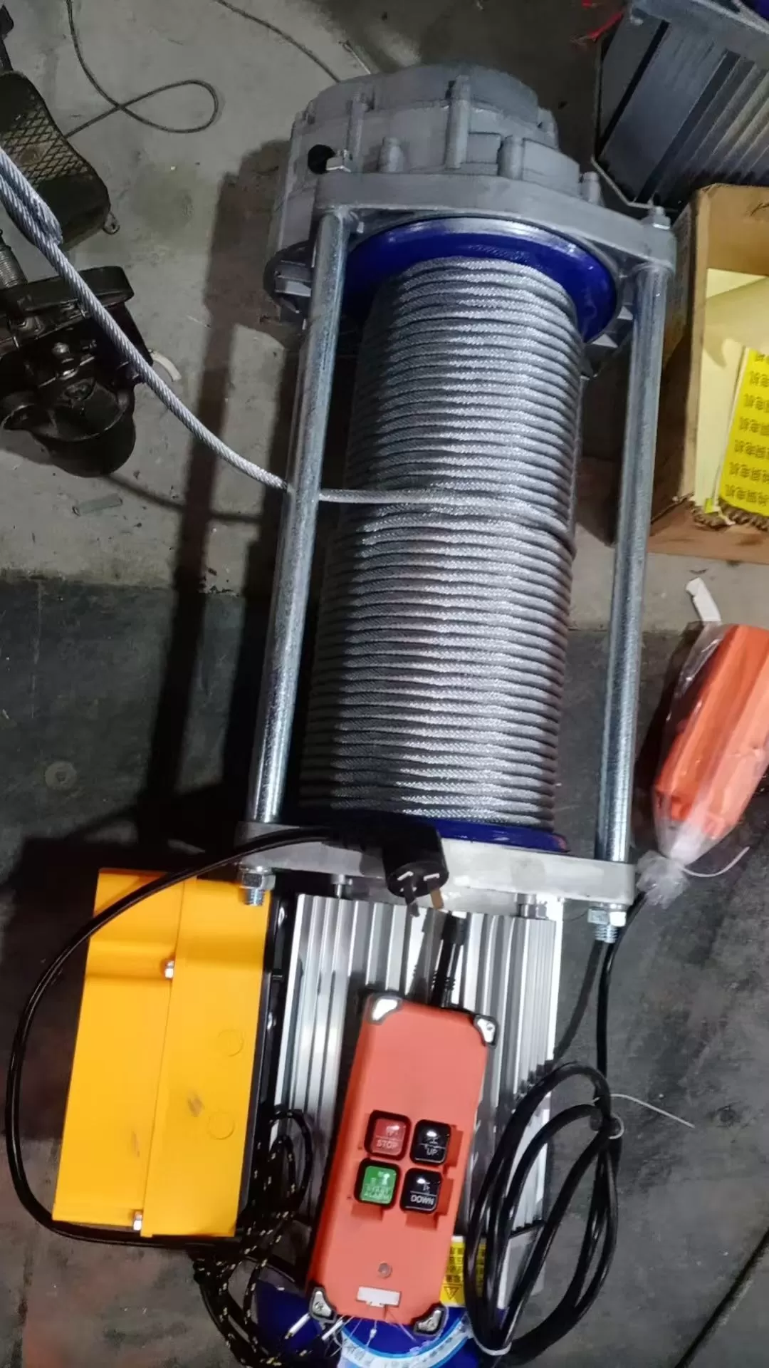 Tời nâng vỏ nhôm CD-K1 1200kg 60m 220V
