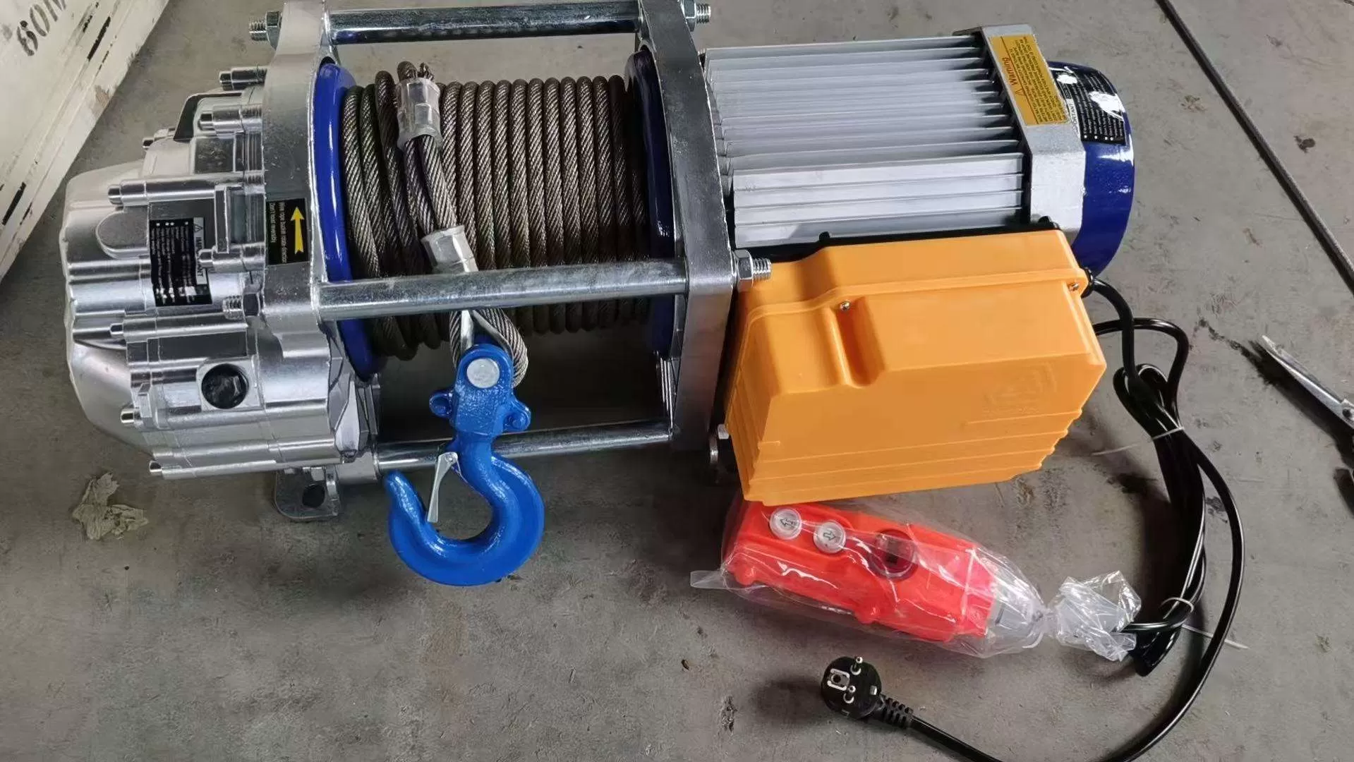 Tời nâng vỏ nhôm CD-K1 1500kg 60m 220V