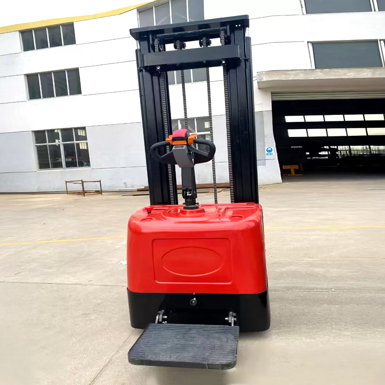 Xe nâng điện đứng lái 2Tx4.5m