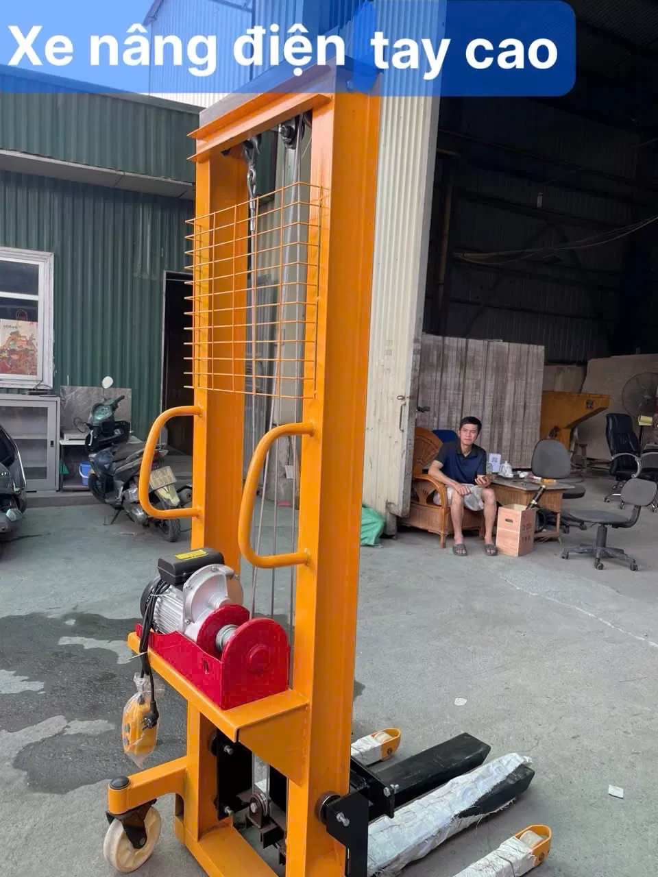 Xe nâng điện tay cao càng V 2Tx3m
